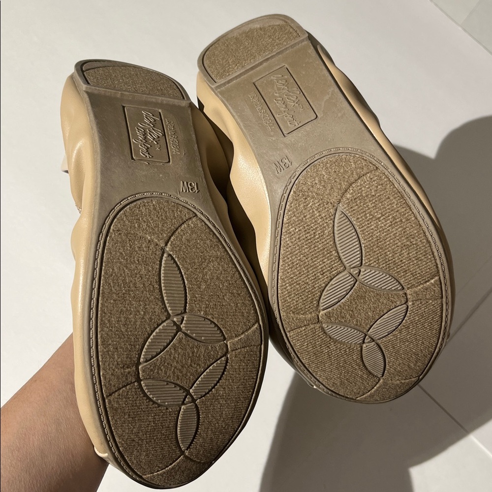 DexFlex Comfort Vegan Neutral Cream Tan Flats sz 13W NEW! Shoes Slip On Classic - Picture 5 of 8